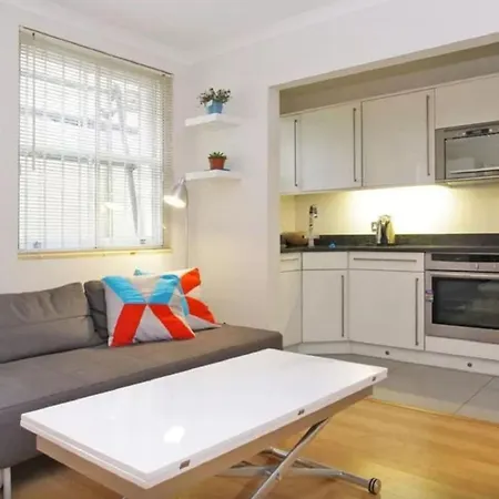 Charming Central 1 Bed Flat - Sleeps 4